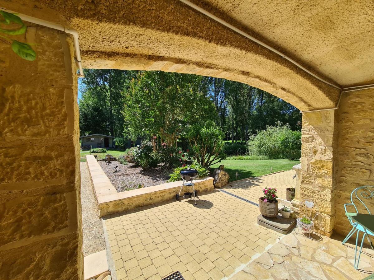 Le Malpas Woodpecker Apartment Belves Exterior photo