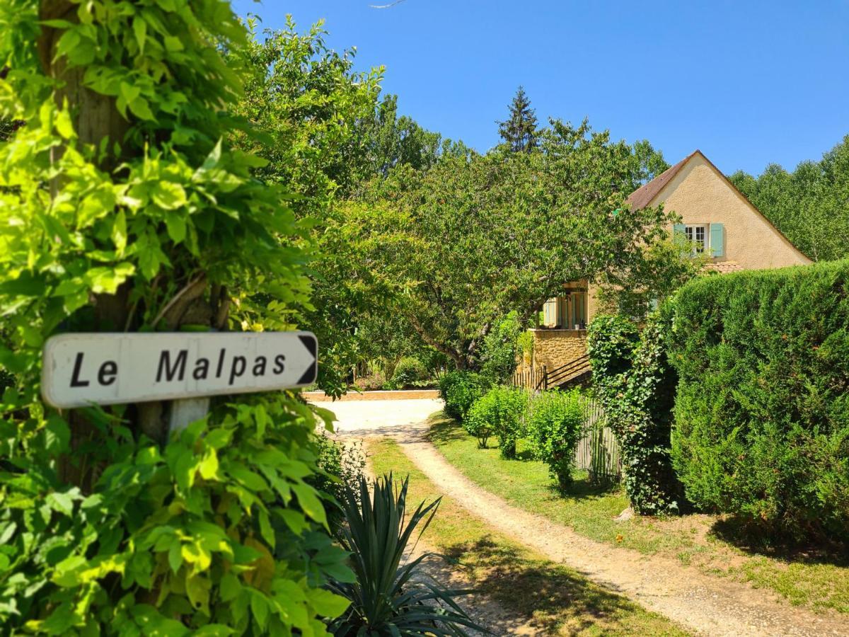Le Malpas Woodpecker Apartment Belves Exterior photo